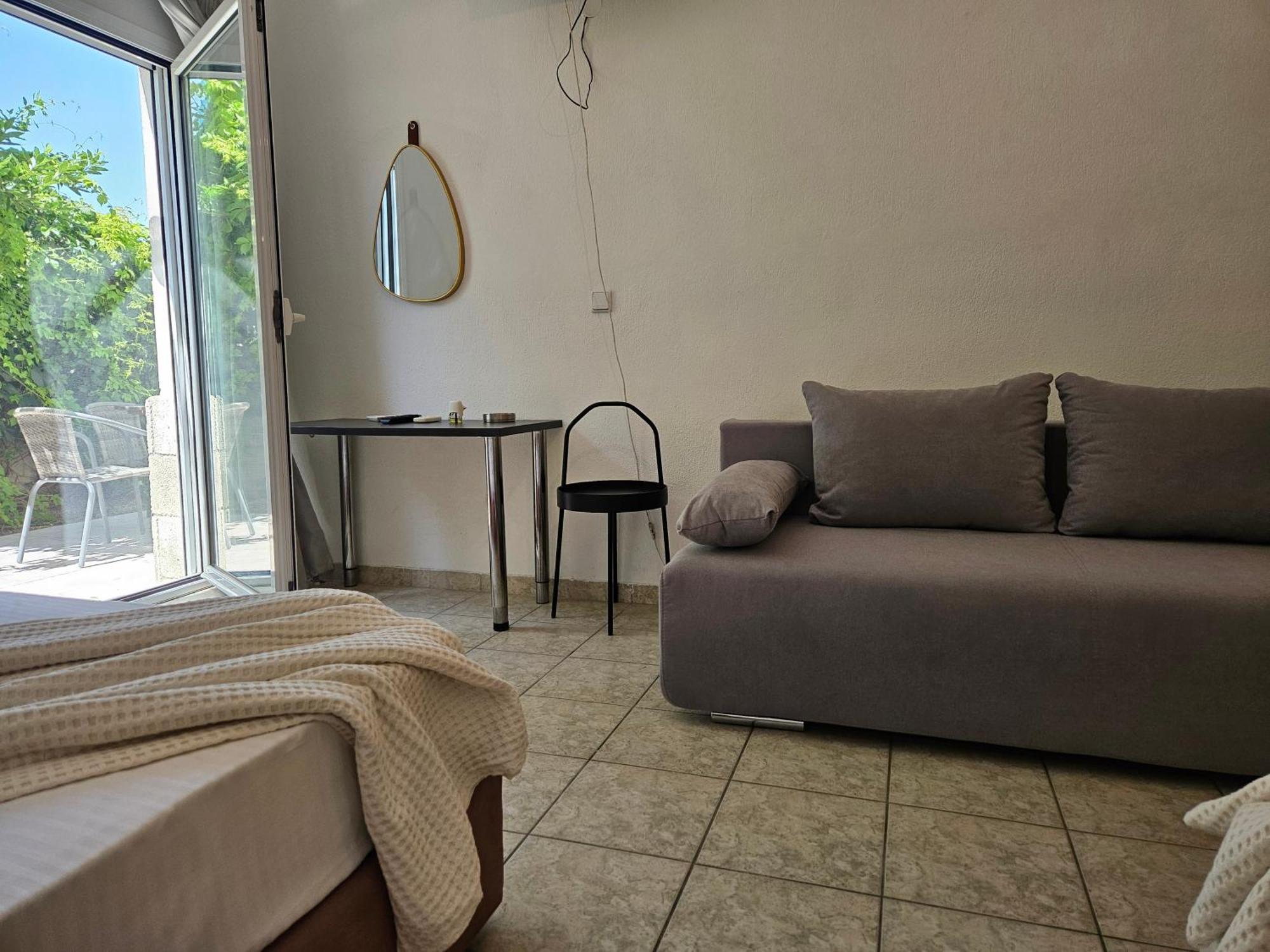 Sivilla Studios Afytos Rum bild